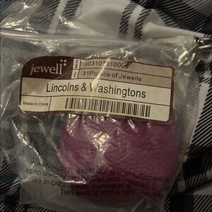 Thirty-One Jewell Lincoln's & Washington's coin purse